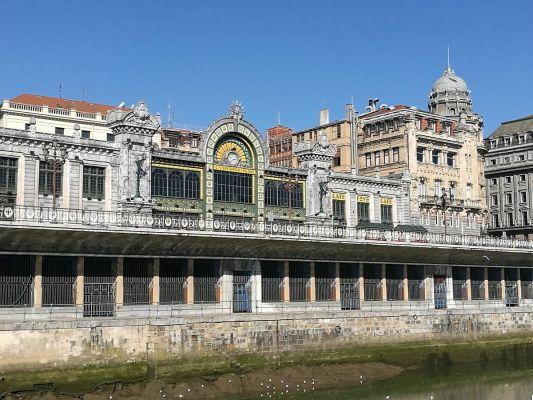 El Mercado de la Ribera: Sabores y Secretos del Nervión